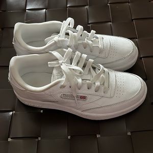 Like new Reebok Club C shoes size 5